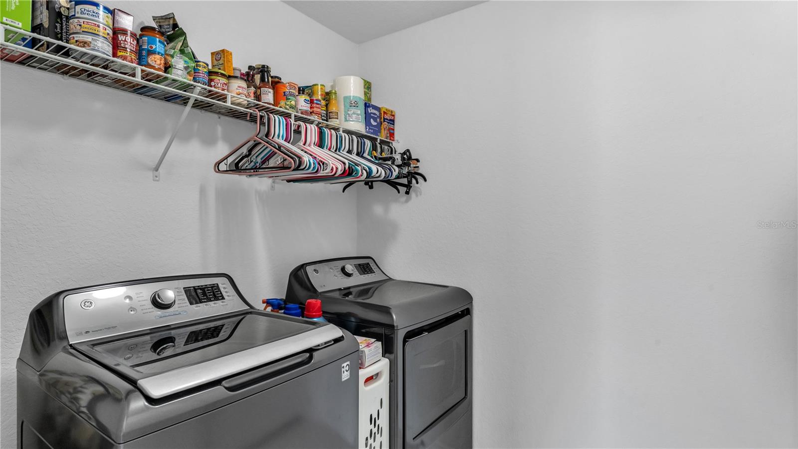 HOLLAND PARK PLACE - Residential