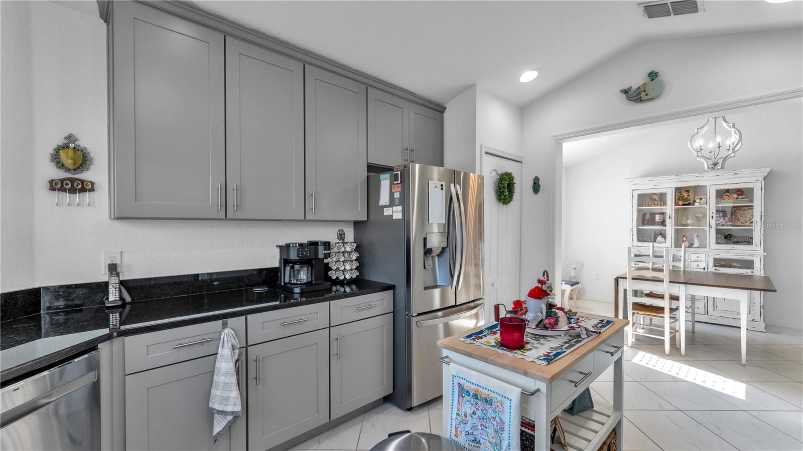 HOLLAND PARK PLACE - Residential