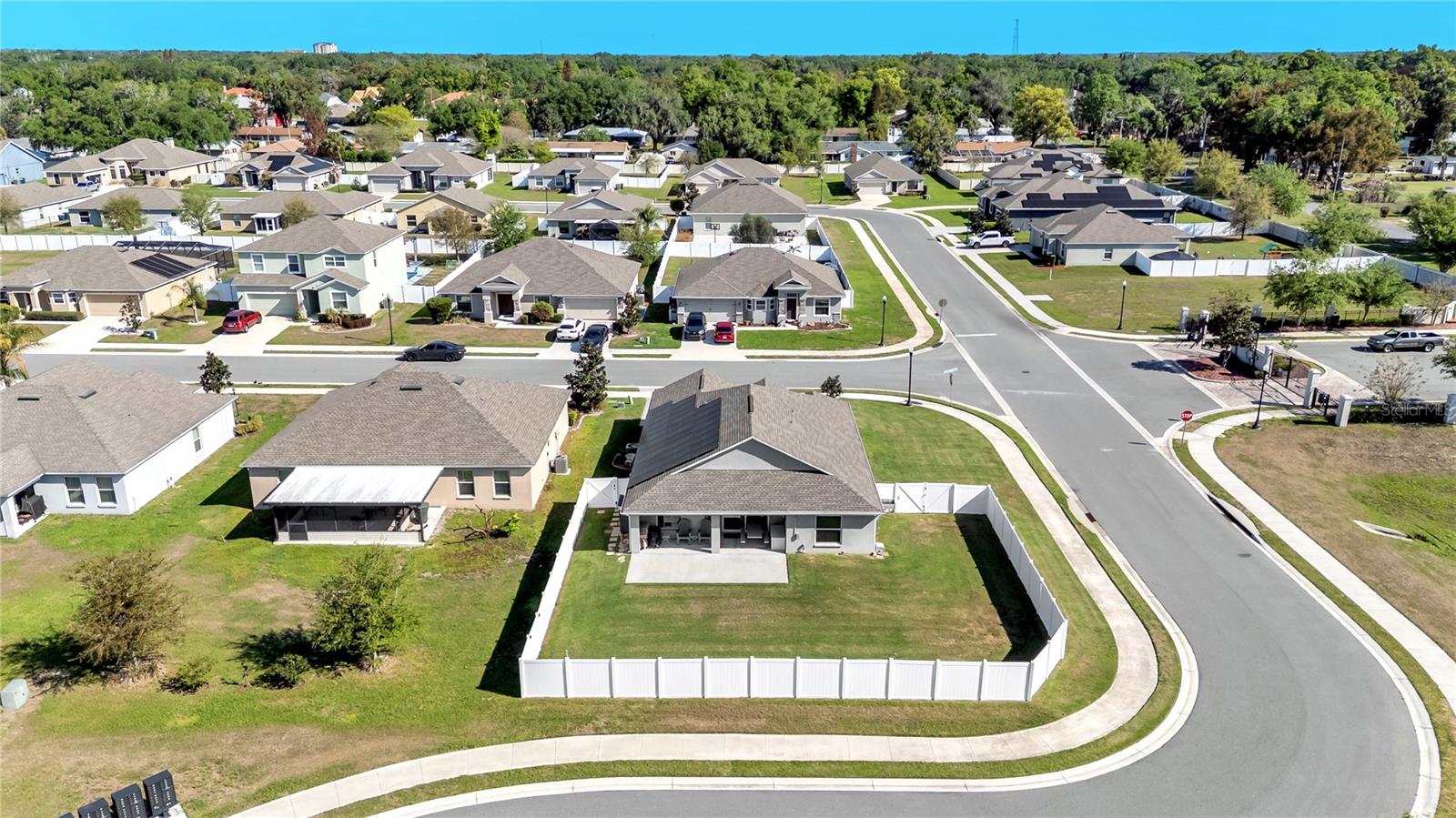 HOLLAND PARK PLACE - Residential