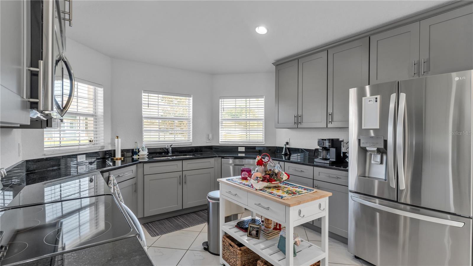 HOLLAND PARK PLACE - Residential