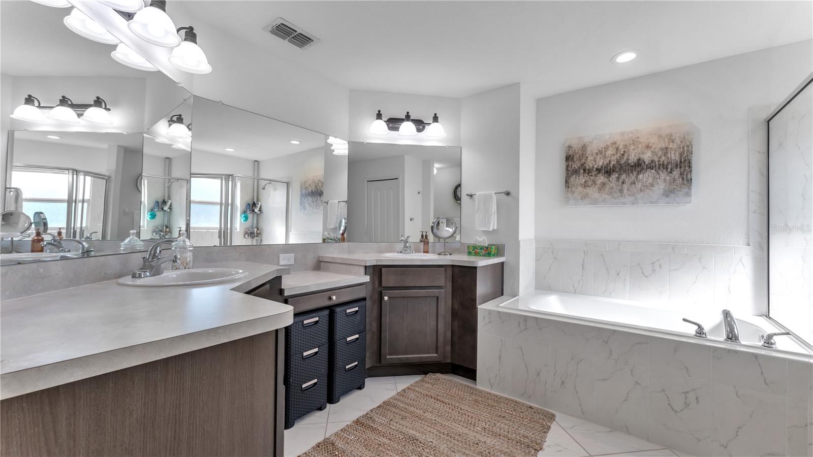 HOLLAND PARK PLACE - Residential