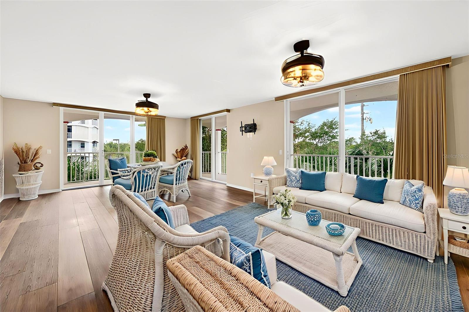 HARBOR DELRIO CONDO - Residential