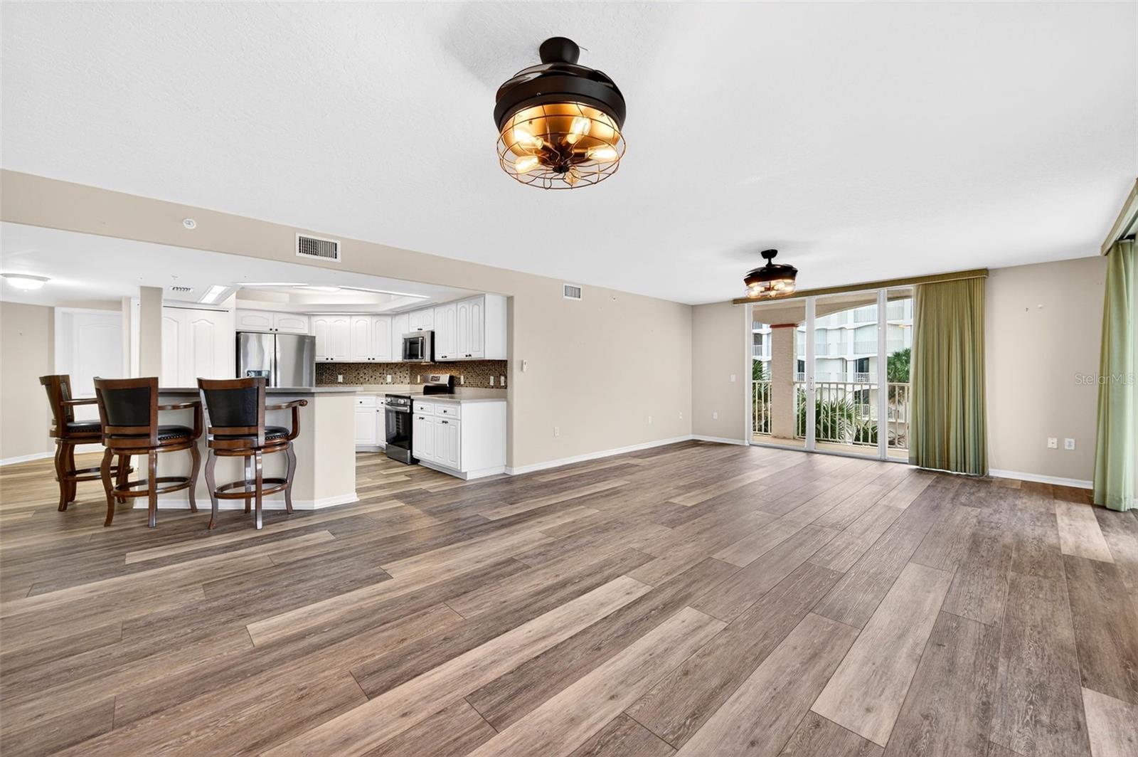 HARBOR DELRIO CONDO - Residential