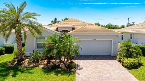 A home in NORTH PORT