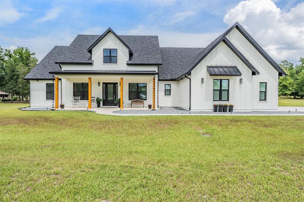 Photo of 17566 Hyland Lane, Dade City, FL 33523 (MLS # TB8391900)