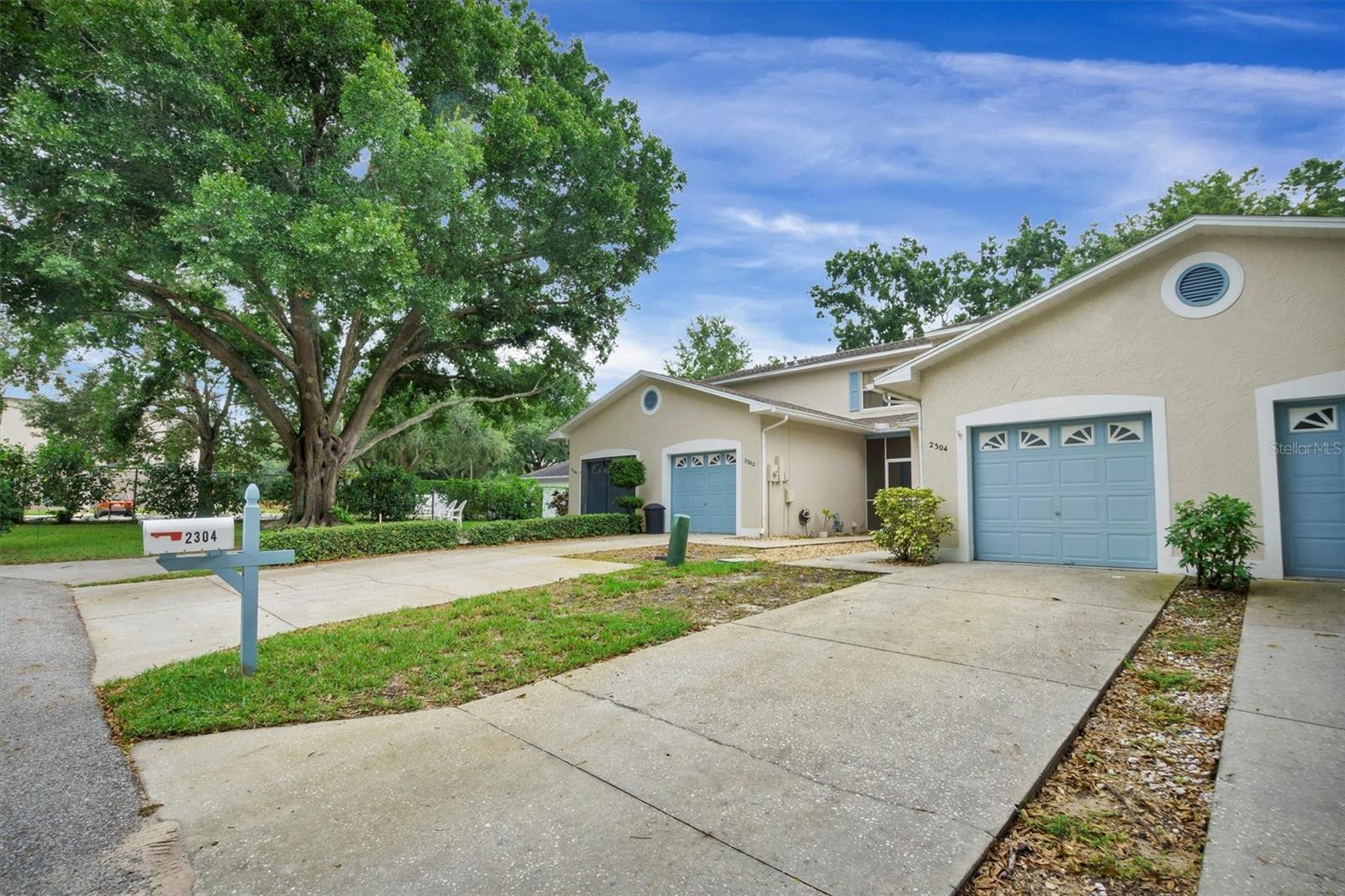 TOWNHOUSES AT PARK LAKE - Residential