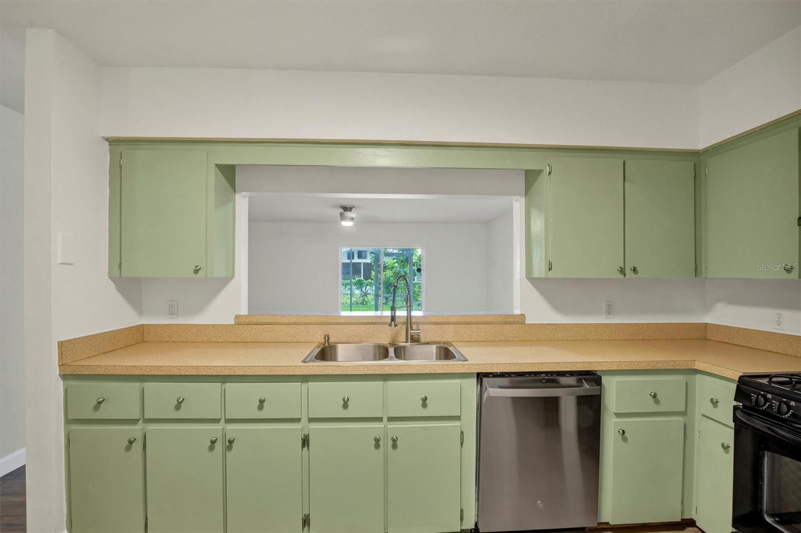 TOWNHOUSES AT PARK LAKE - Residential