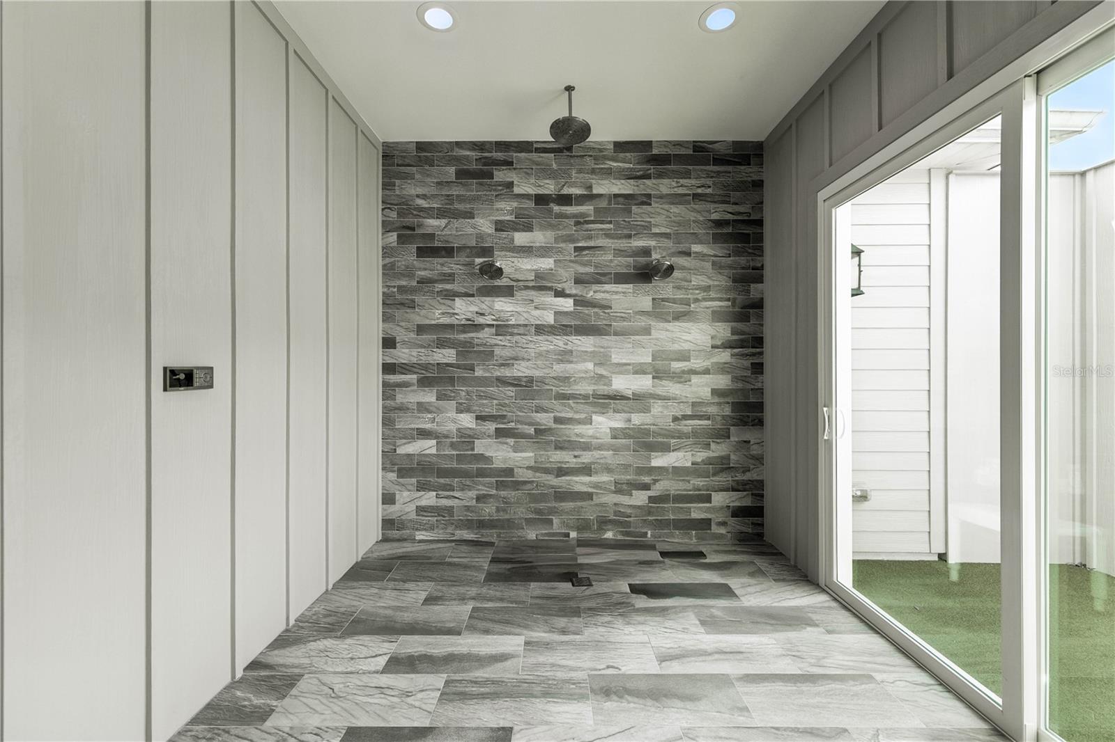WOODFIELD XING - Residential