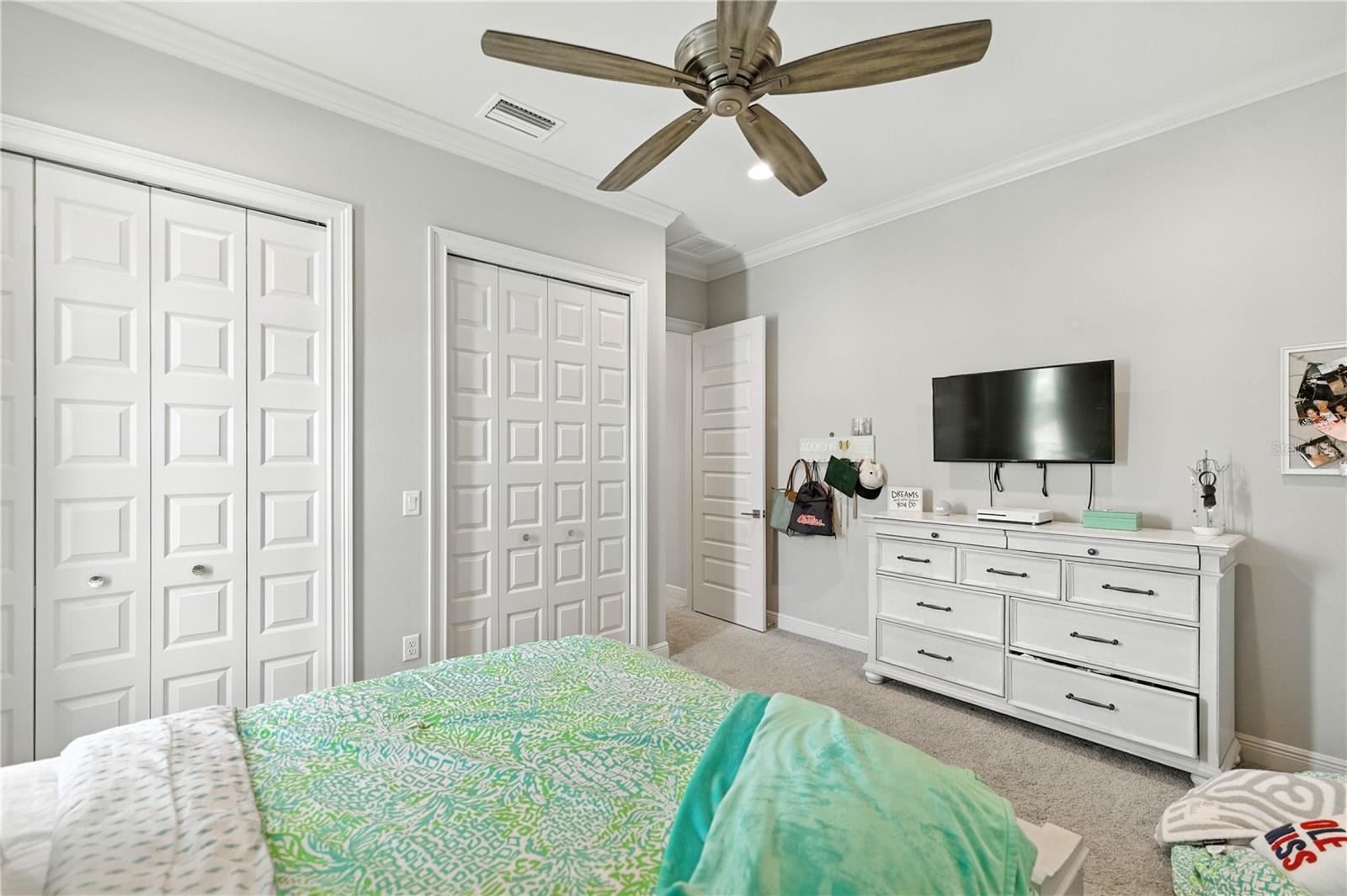 WOODFIELD XING - Residential