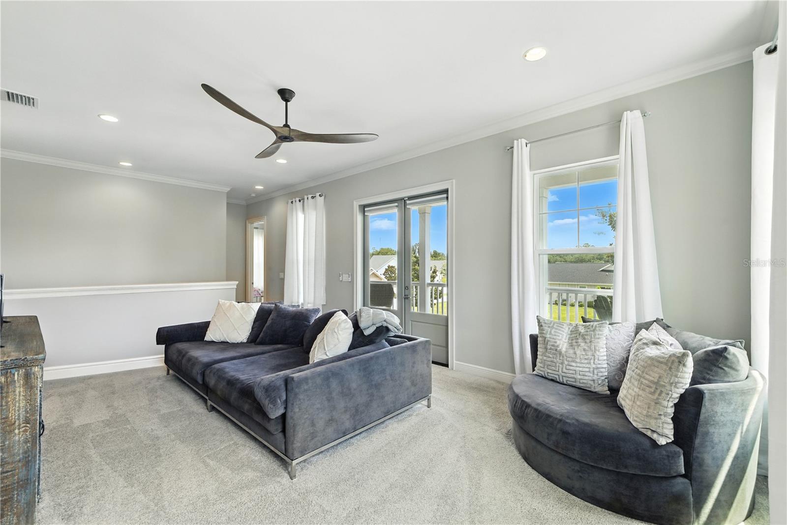 WOODFIELD XING - Residential