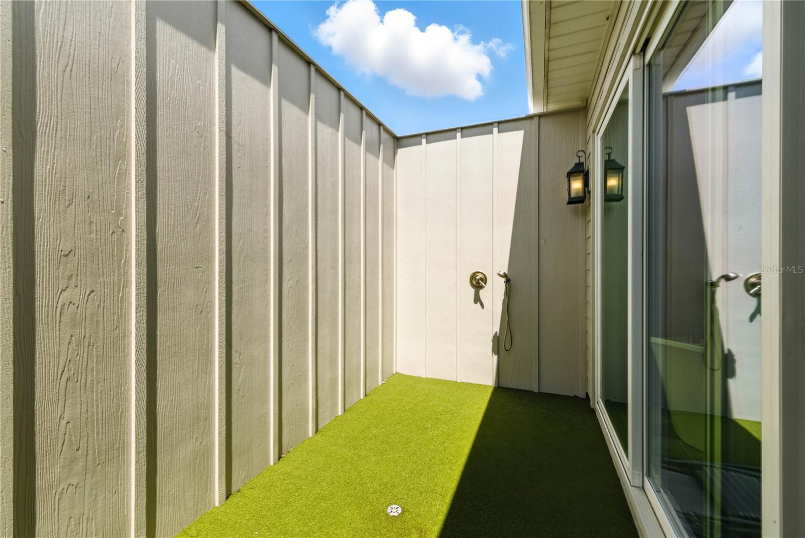 WOODFIELD XING - Residential