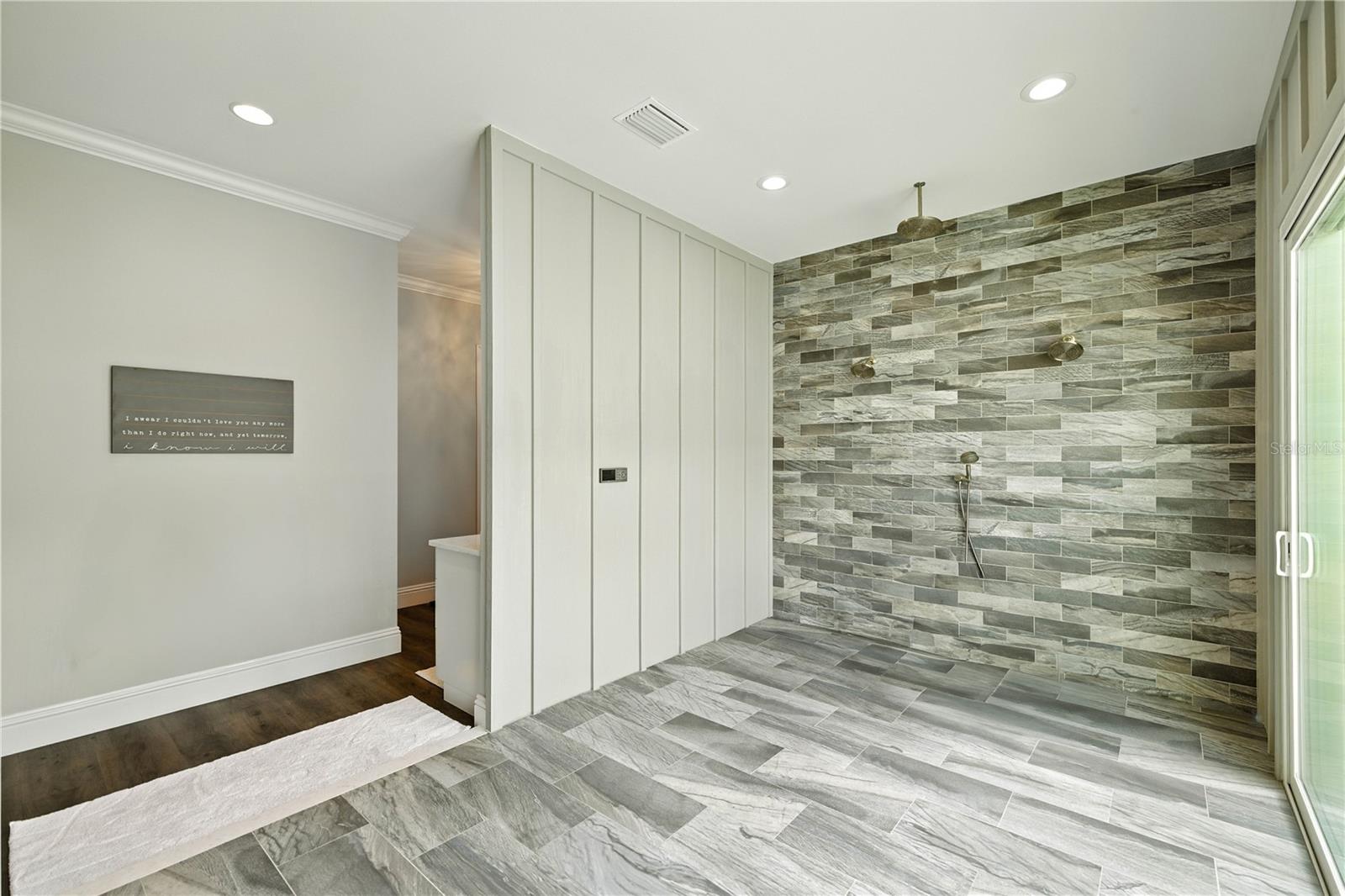 WOODFIELD XING - Residential