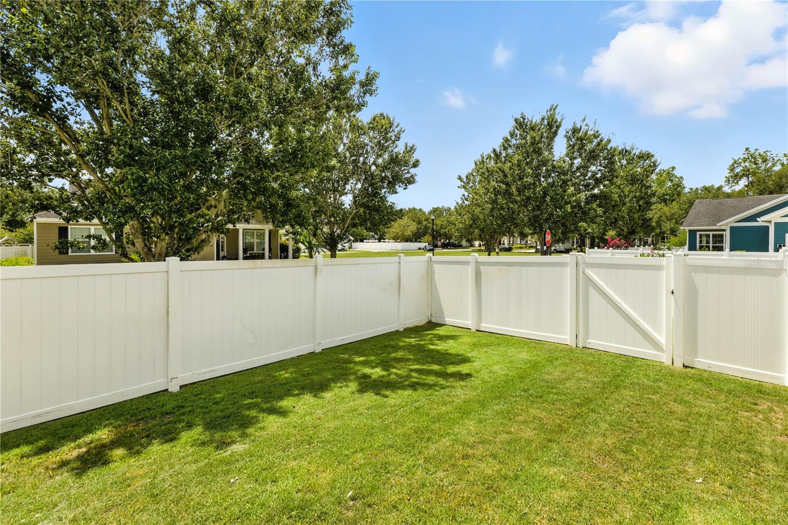 WOODFIELD XING - Residential