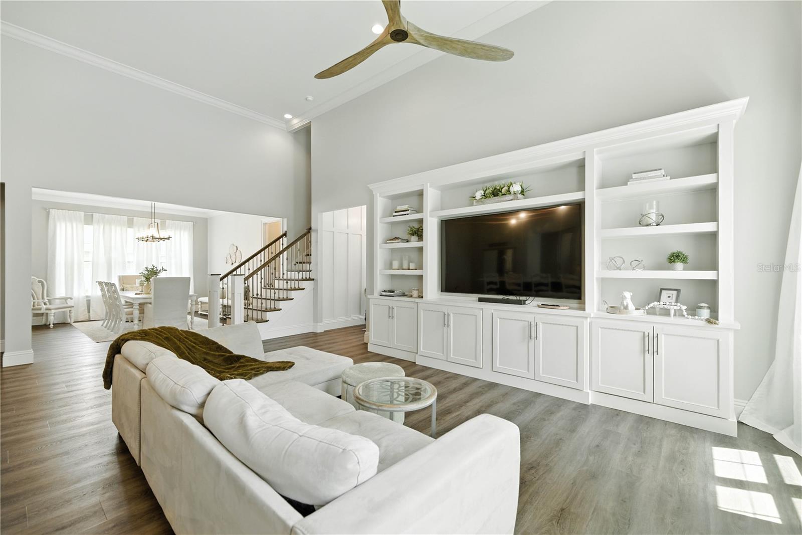 WOODFIELD XING - Residential