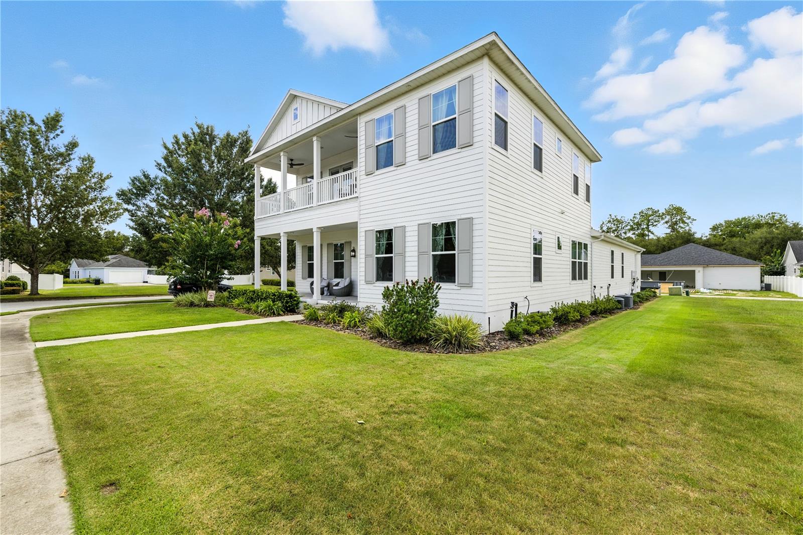 WOODFIELD XING - Residential