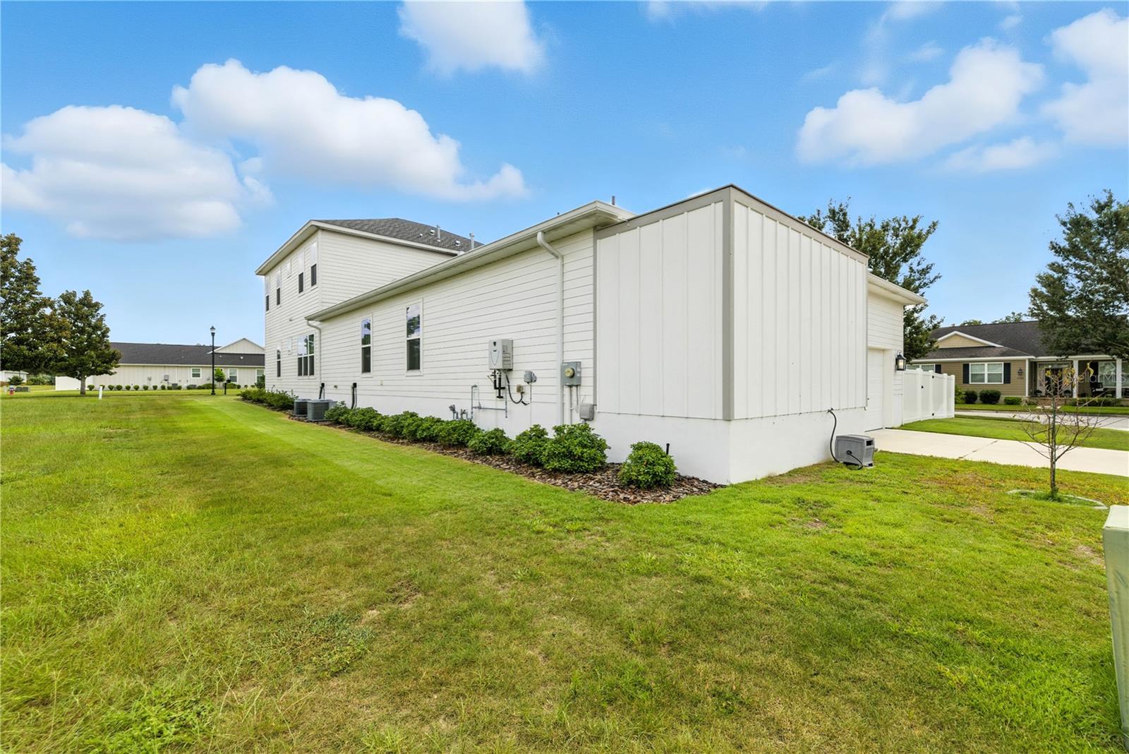 WOODFIELD XING - Residential