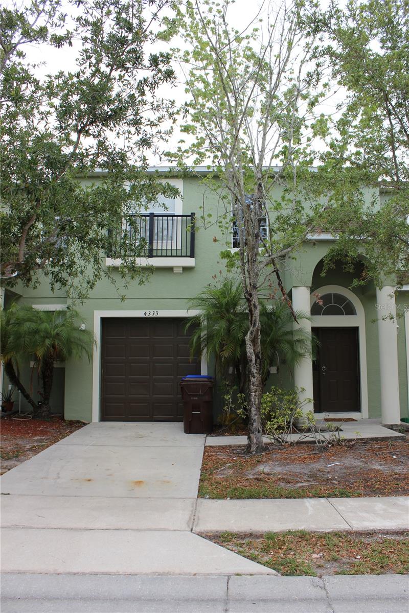 Charming Furnished Home for Rent – 3BR/2,5BA – Prime Location!
Welcome to your next home! This beautifully furnished 3-bedroom, 2-bathroom house is located at 4333 Paradise Cove Ct, Kissimmee, FL 34746 — just 30 minutes from Disney and only 20 minutes from Celebration.
Enjoy comfort, convenience, and style in this well-maintained property, perfect for families or professionals. The home features spacious bedrooms, a bright open living area, a fully equipped kitchen, and modern bathrooms.
Whether you're relocating, vacationing, or looking for a longer-term stay, this is an incredible opportunity you don't want to miss!
Key Features:
Fully furnished
3 bedrooms / 2 bathrooms
Quiet, family-friendly neighborhood
Quick access to major attractions and amenities
Just 30 mins to Disney and 20 mins to Celebration
Contact us today to schedule a Showing!