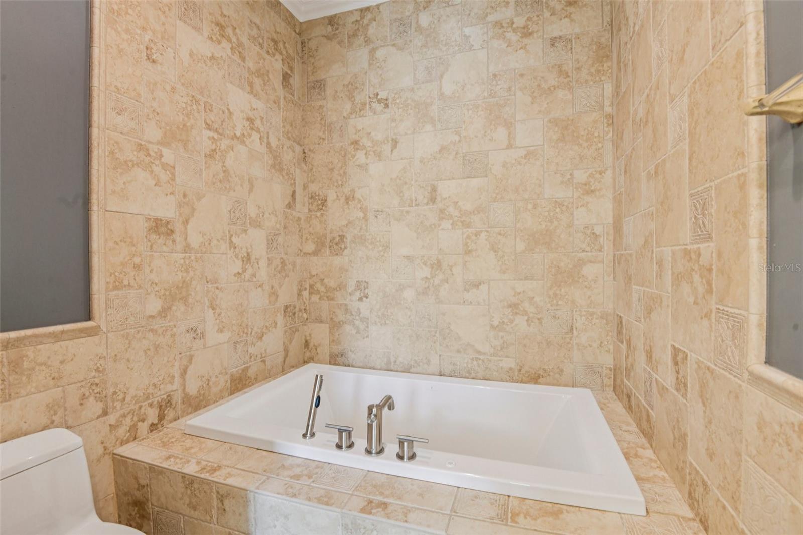 LA MADDALENA TWNHMS - Residential