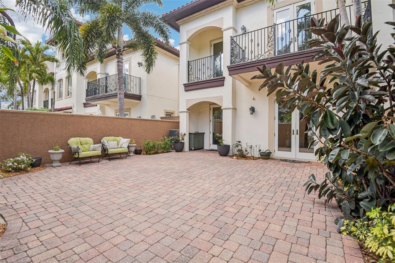 LA MADDALENA TWNHMS - Residential