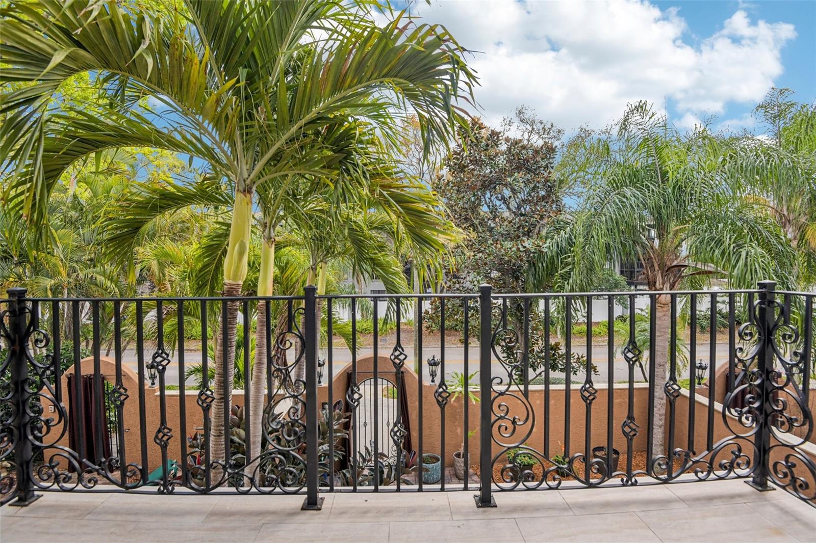 LA MADDALENA TWNHMS - Residential