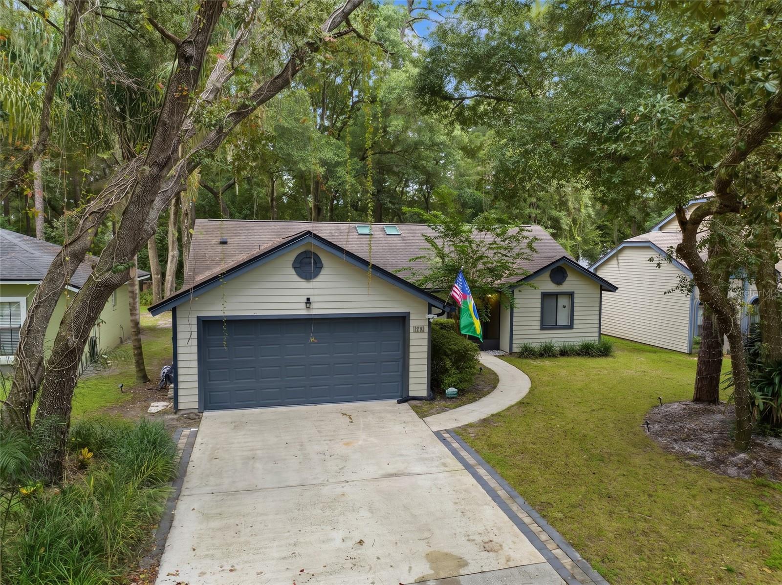 893 E TIMBERLAND TRAIL
