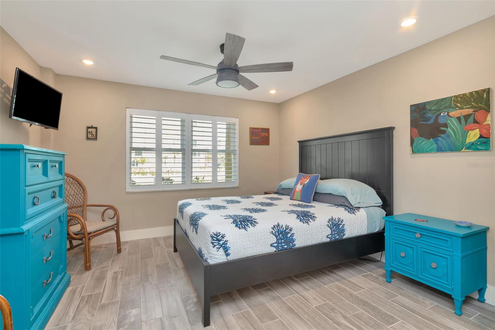 EDGEWATER ARMS 1ST CONDO - Residential