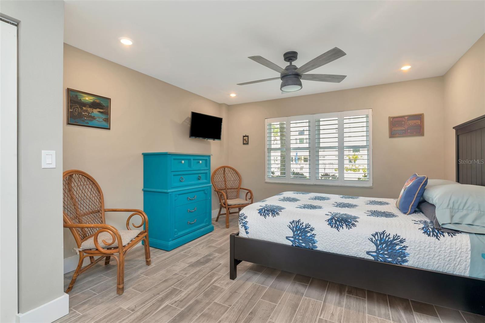 EDGEWATER ARMS 1ST CONDO - Residential