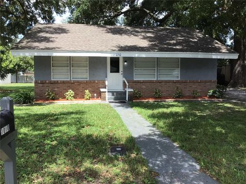 Photo of 1010 Dakota Avenue, Saint Cloud, FL 34769 (MLS # R4909497)
