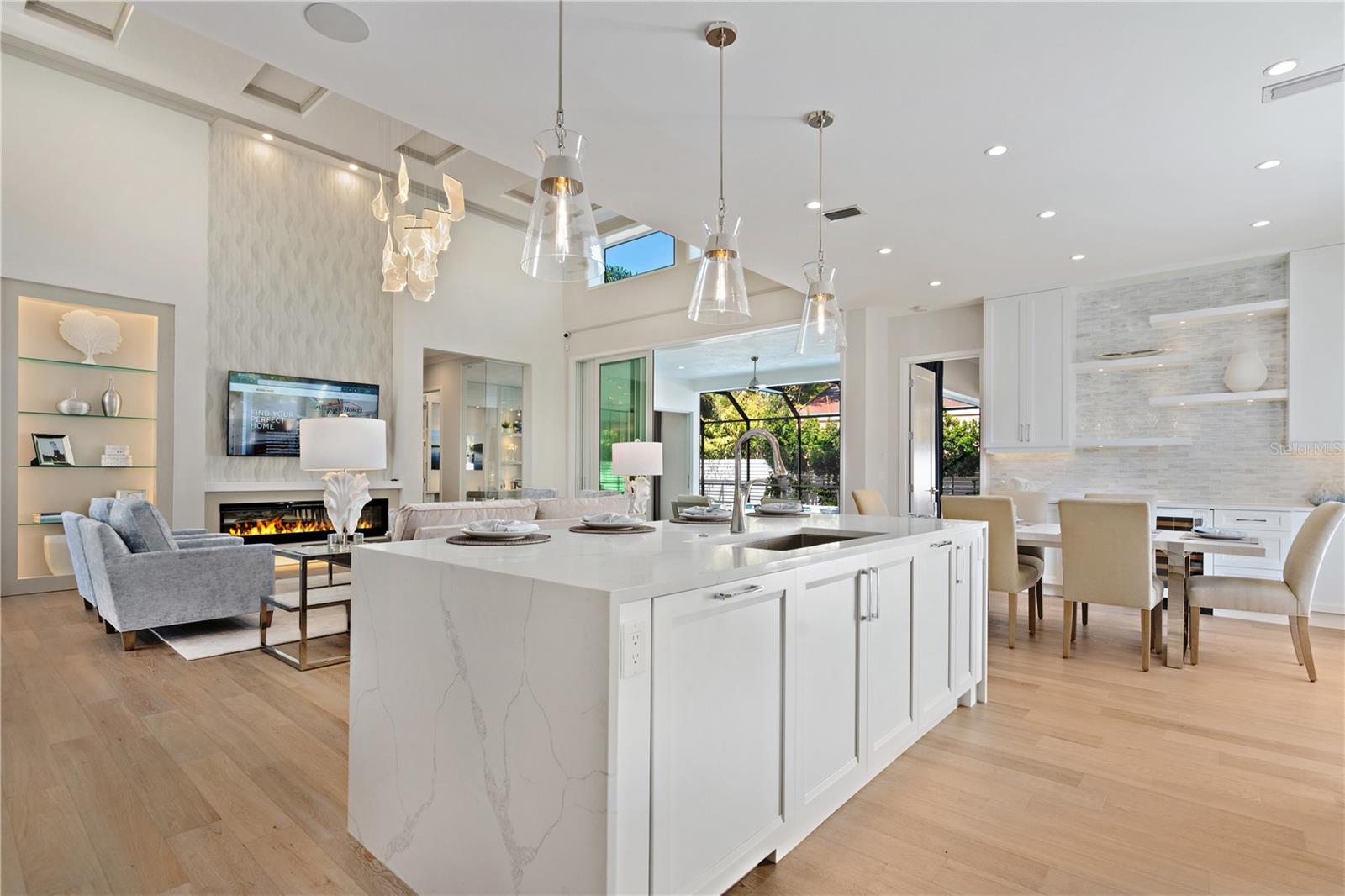 SARA SANDS - Residential