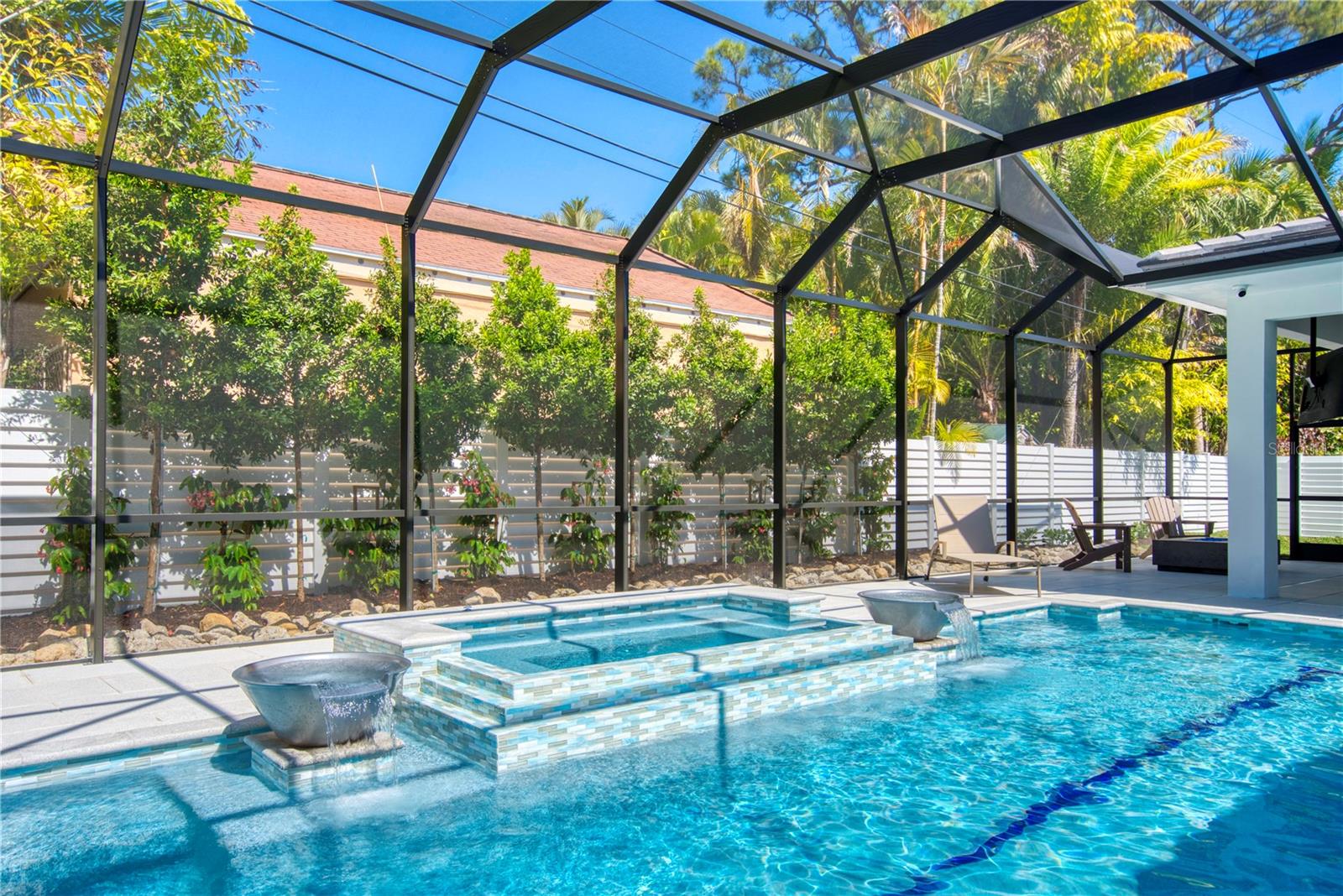 SARA SANDS - Residential