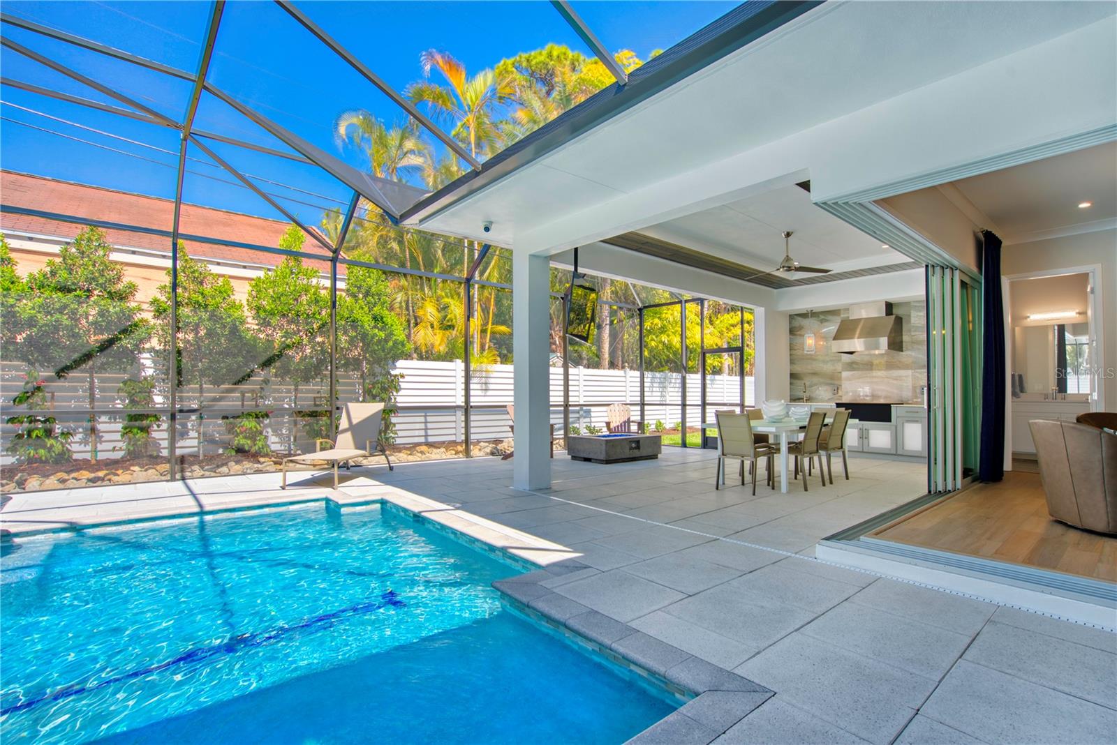 SARA SANDS - Residential