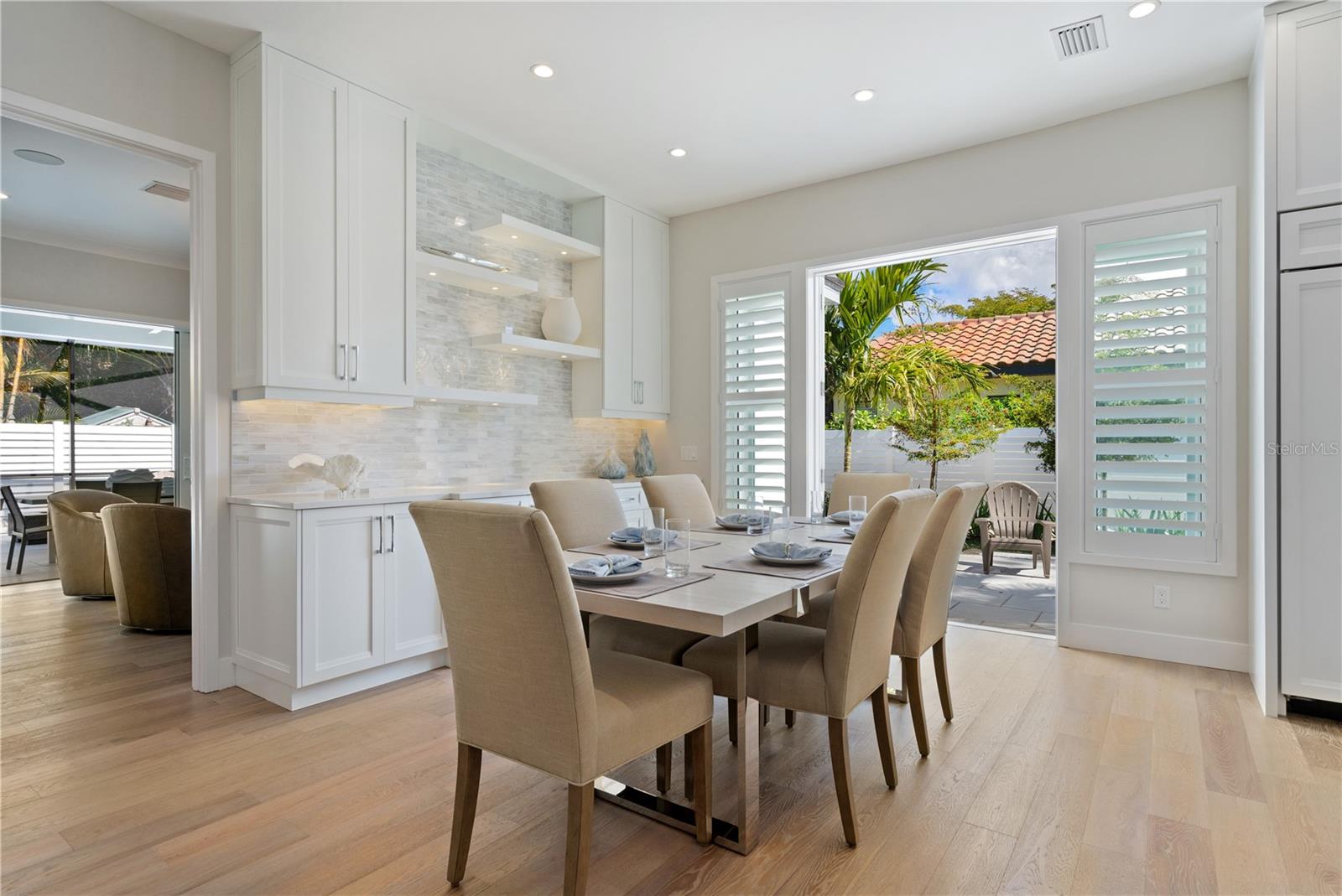 SARA SANDS - Residential