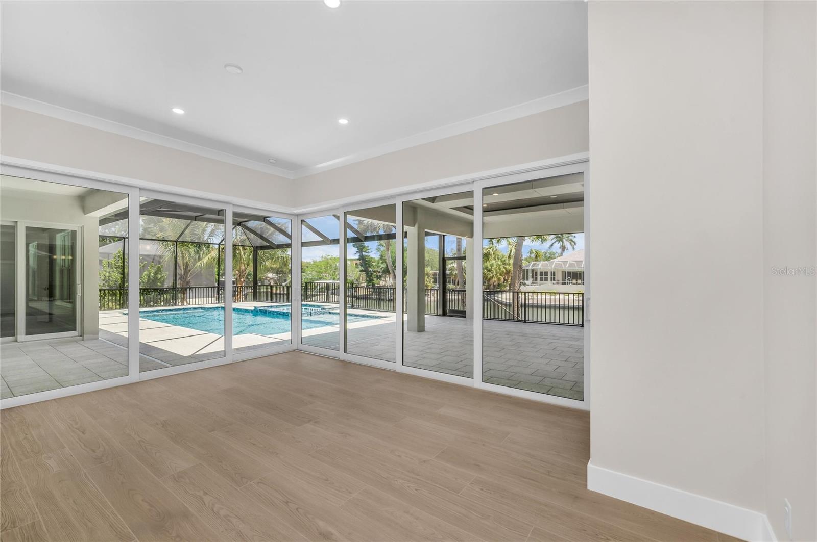 SARA SANDS - Residential