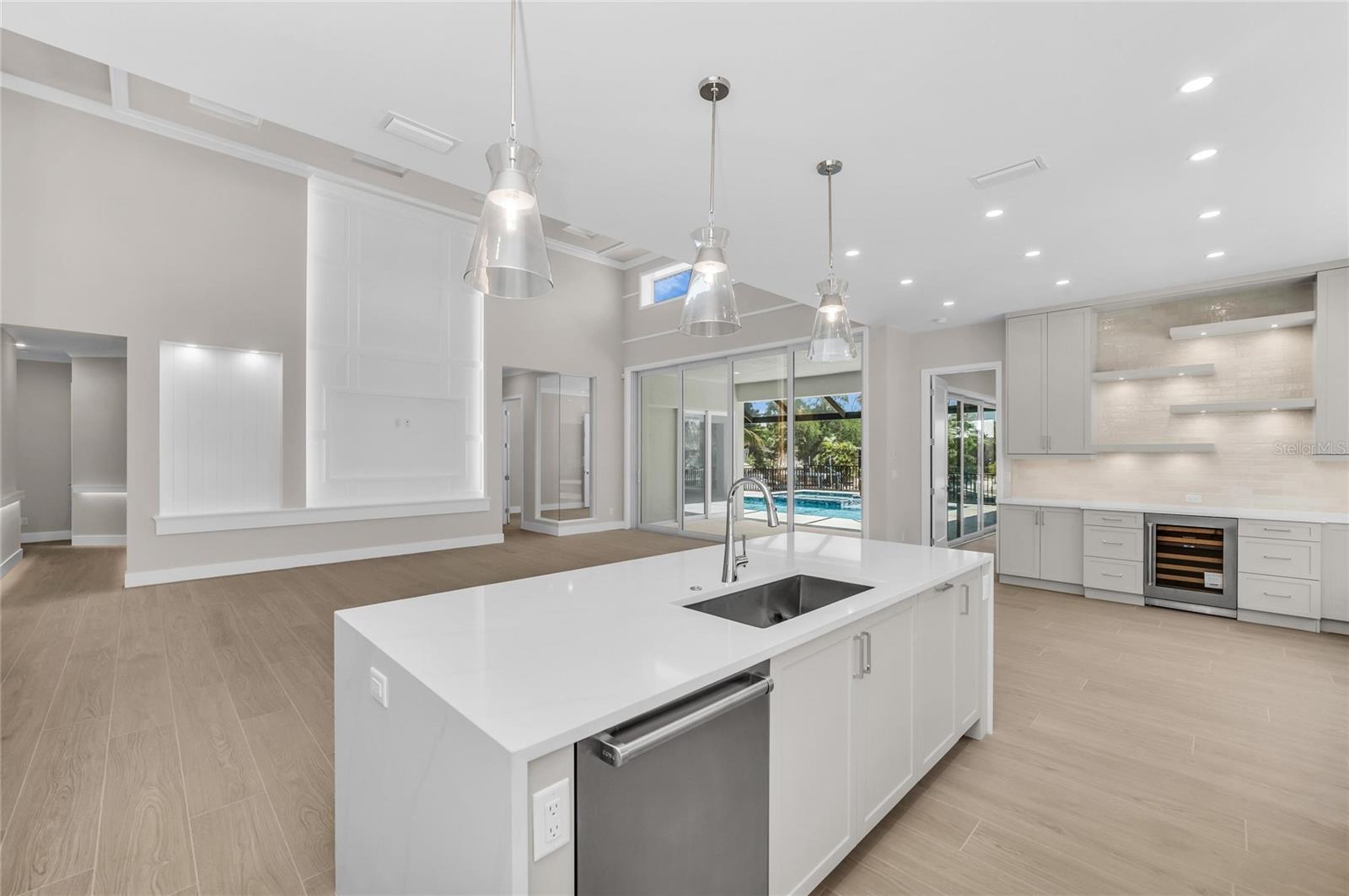 SARA SANDS - Residential