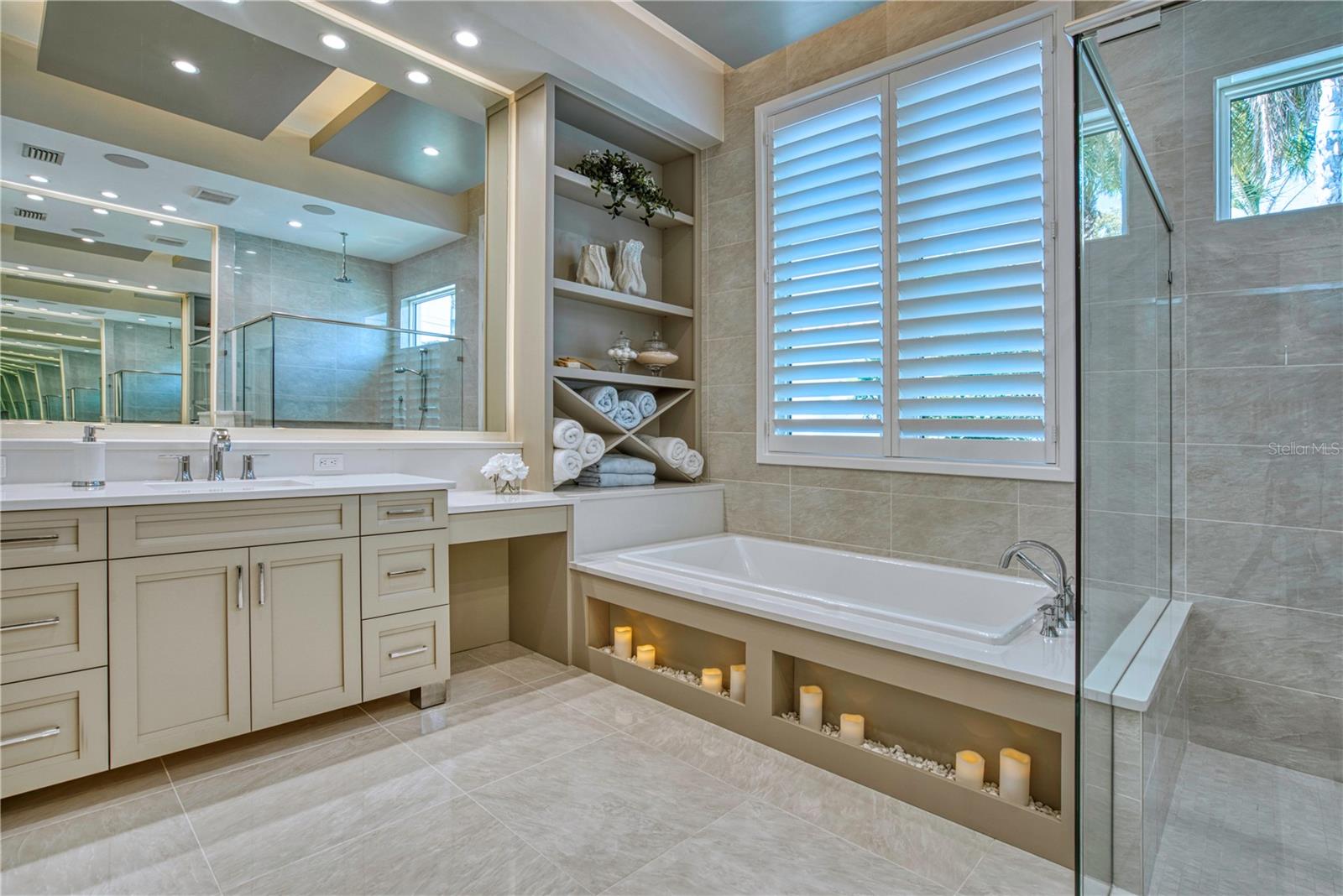 SARA SANDS - Residential