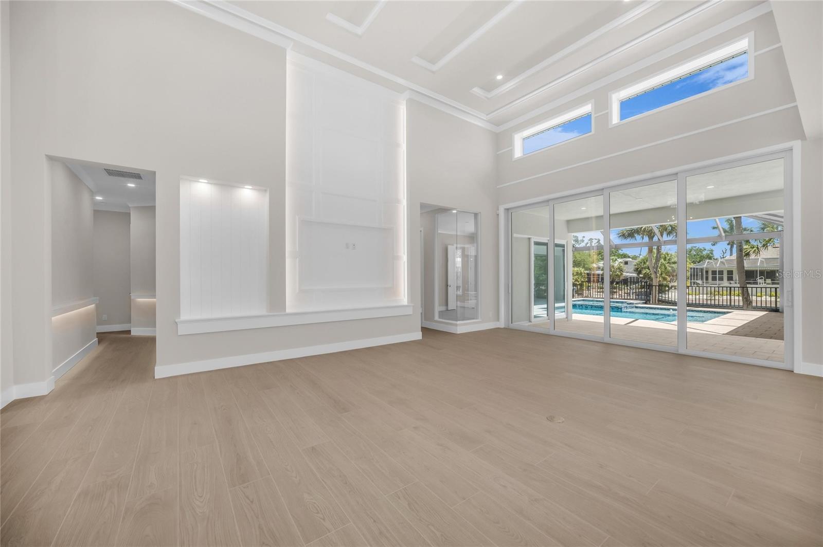 SARA SANDS - Residential
