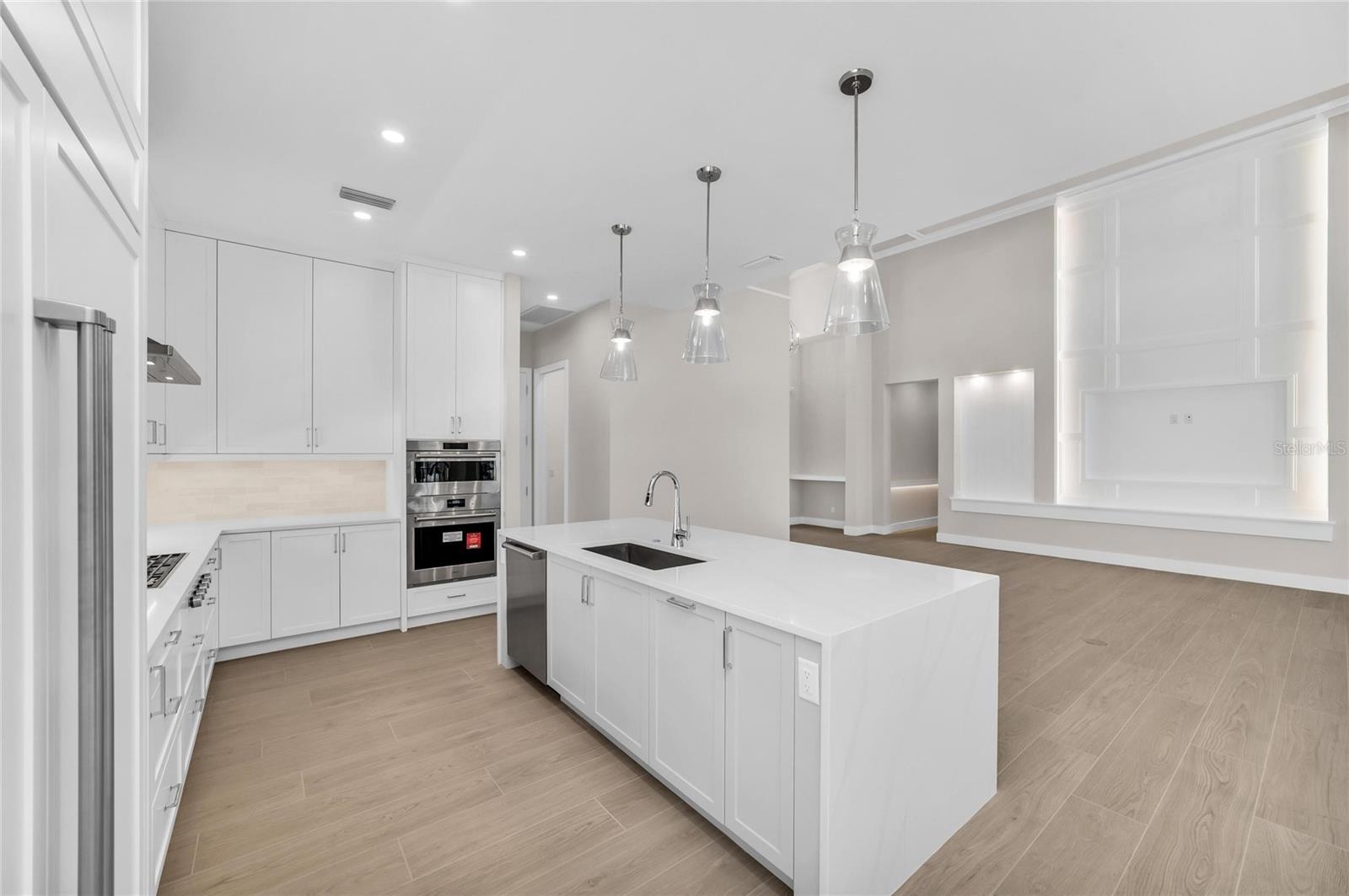 SARA SANDS - Residential