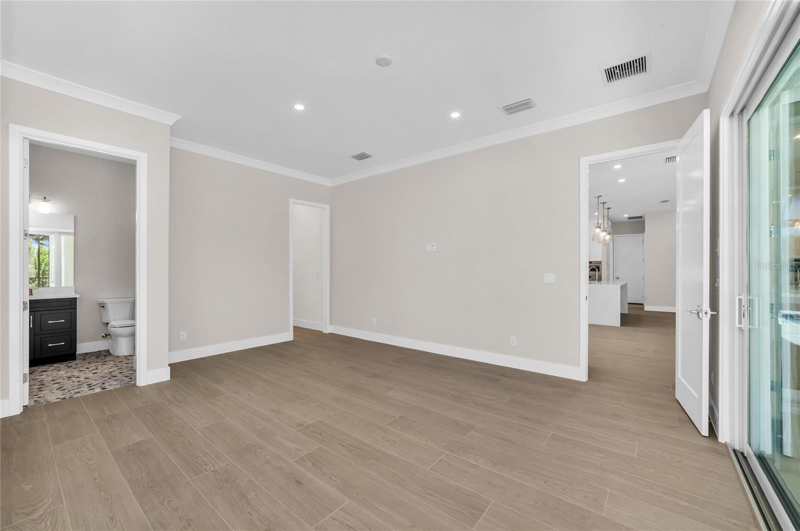 SARA SANDS - Residential