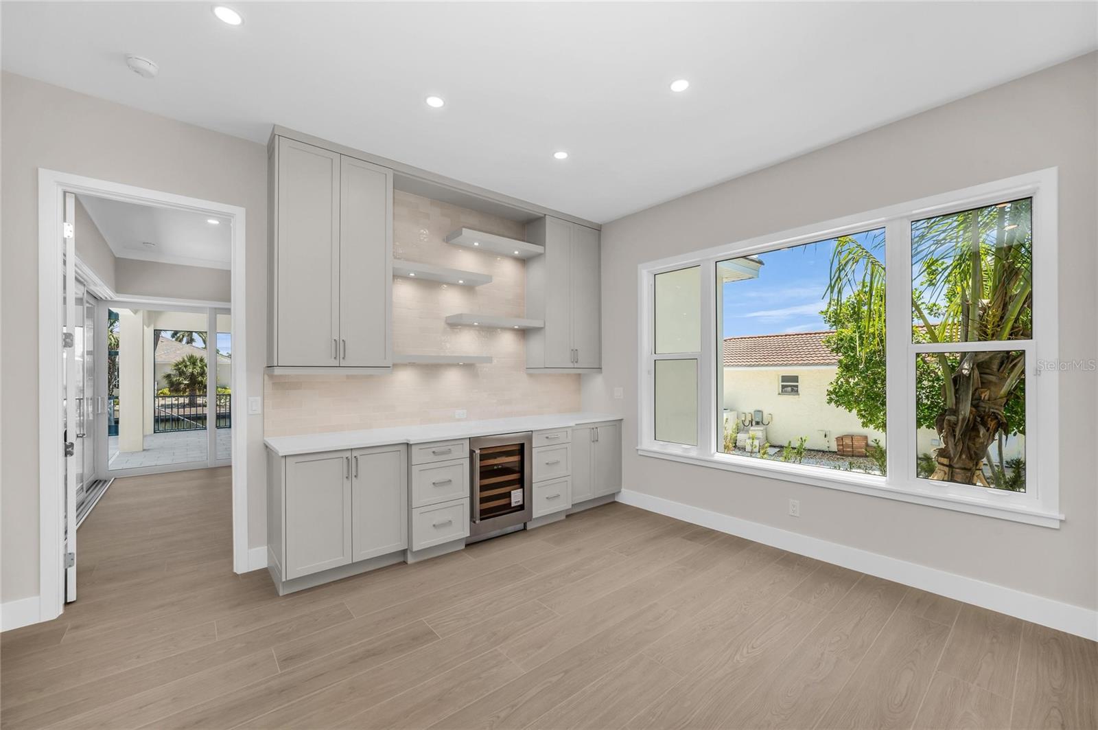 SARA SANDS - Residential