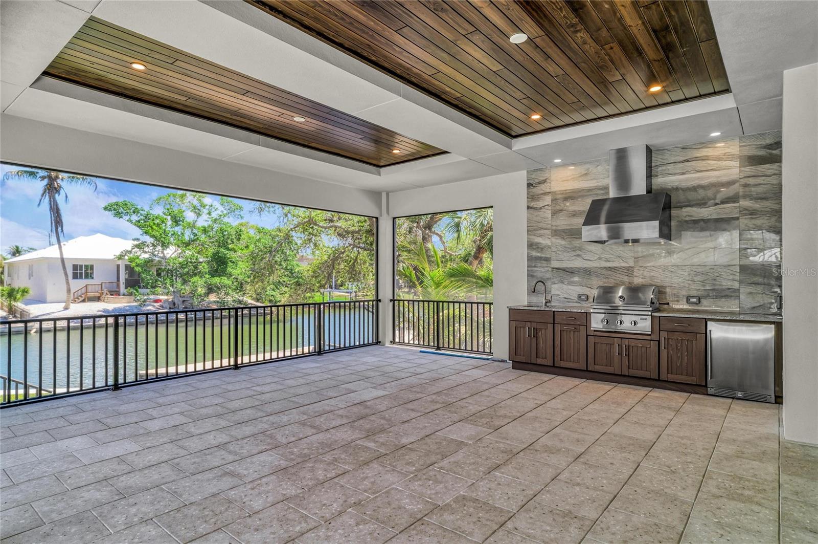 SARA SANDS - Residential