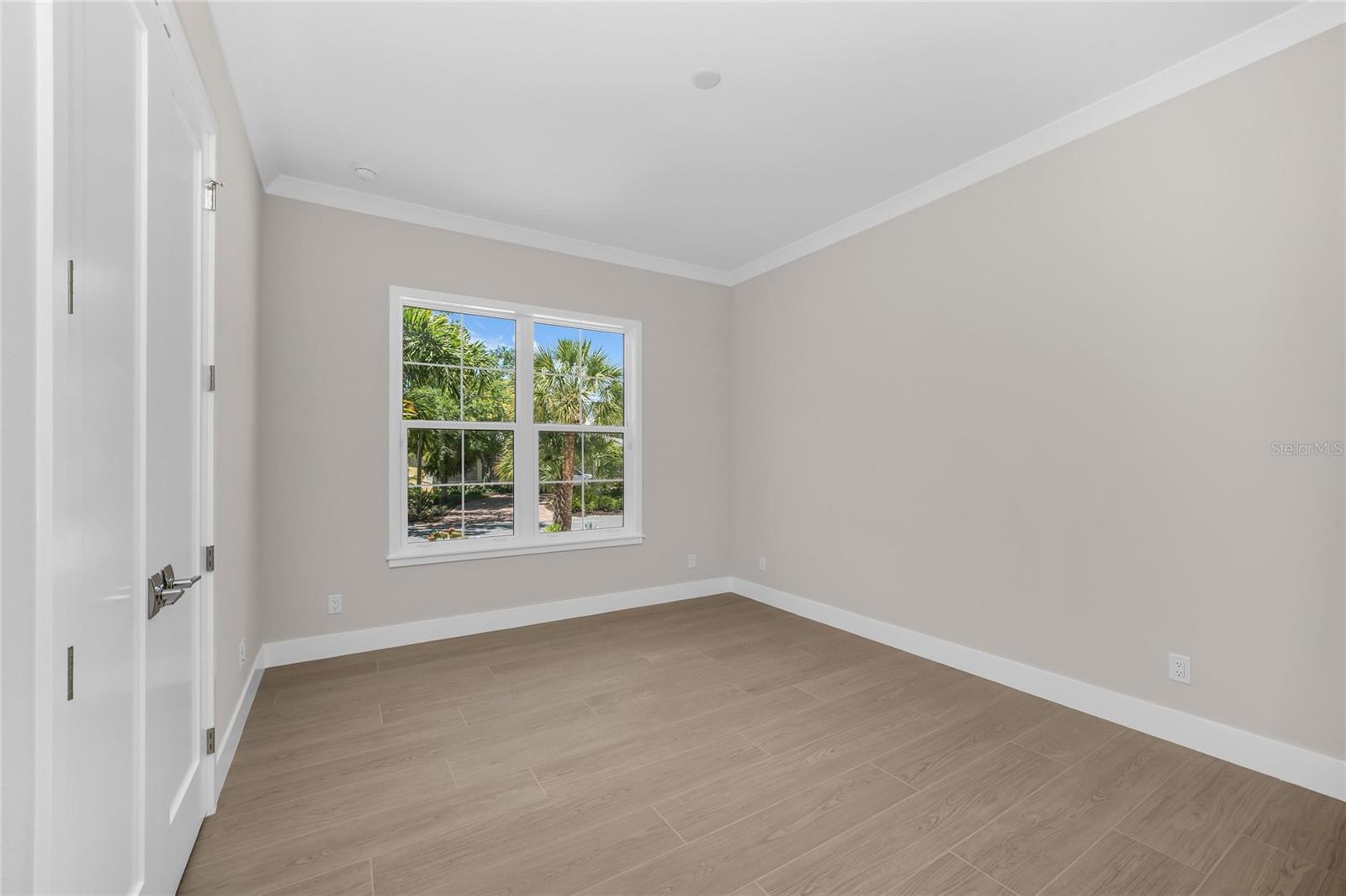 SARA SANDS - Residential