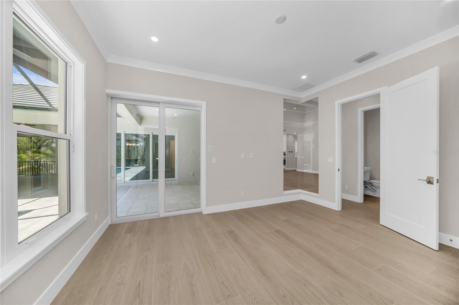 SARA SANDS - Residential