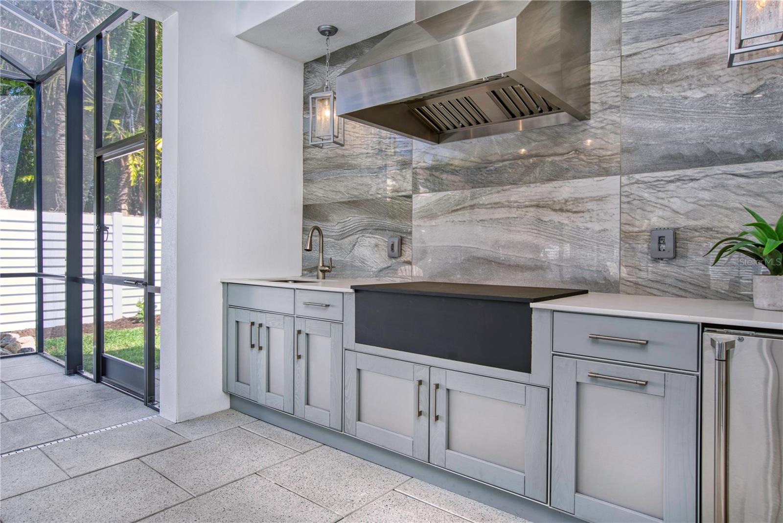 SARA SANDS - Residential