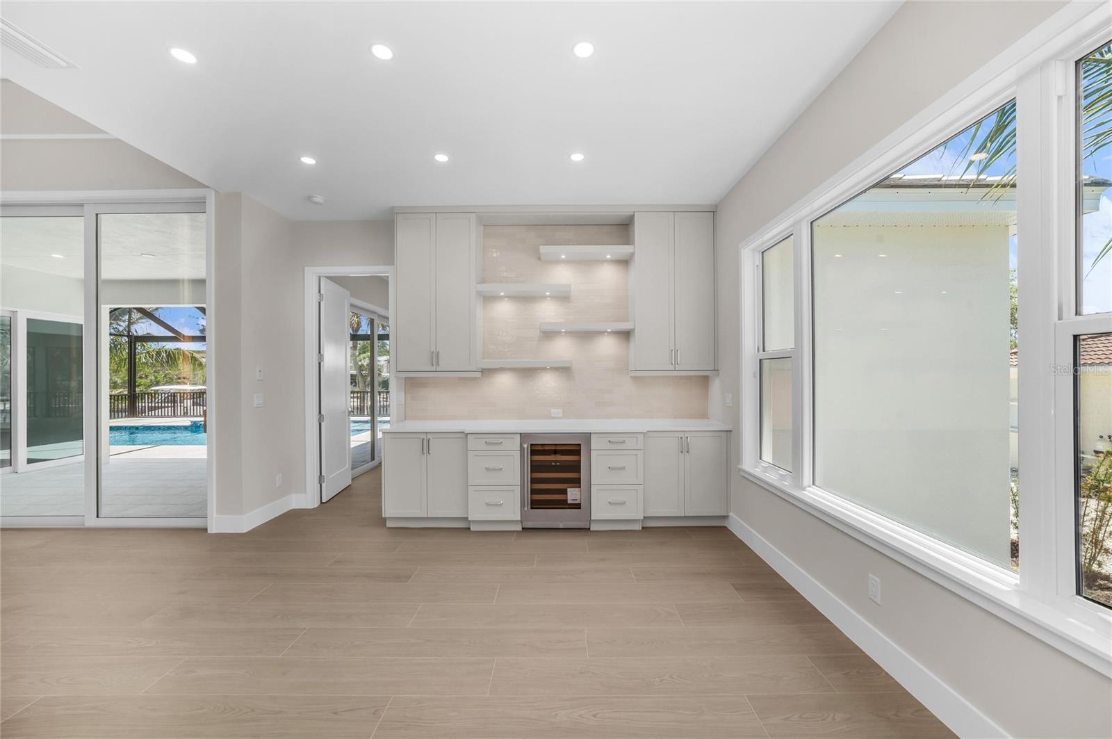 SARA SANDS - Residential