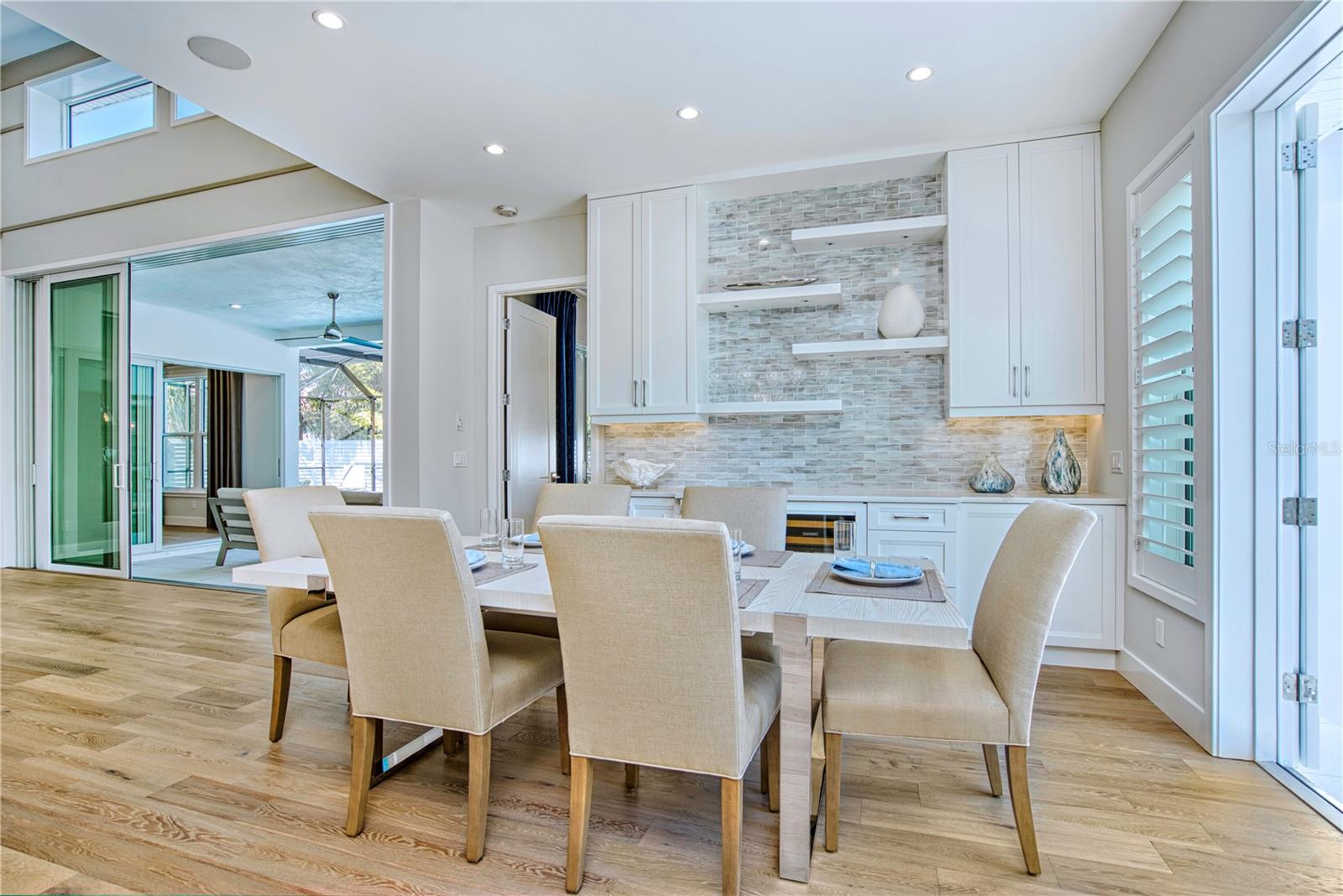 SARA SANDS - Residential