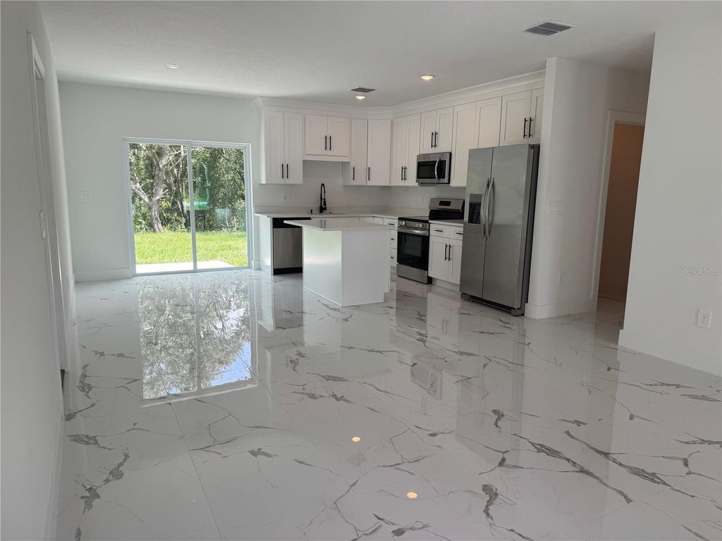 Photo of 2019 W Hamshire Blvd, Dunnellon, FL 34434 (MLS # O6333639)