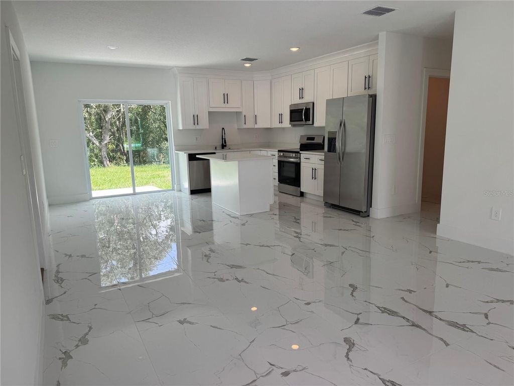 Photo of 2019 W Hamshire Blvd, Dunnellon, FL 34434 (MLS # O6333639)