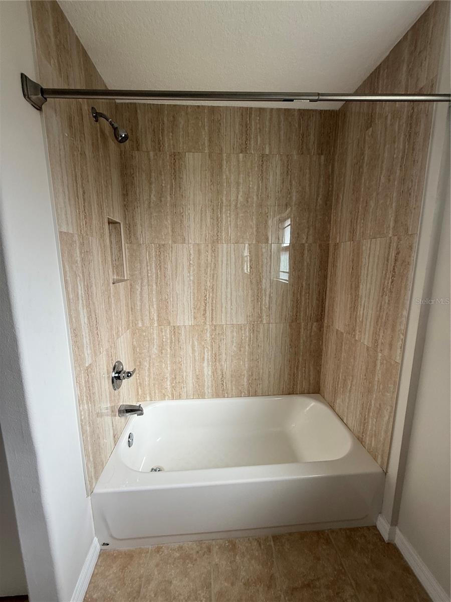 TRIANGLE PARK - Residential