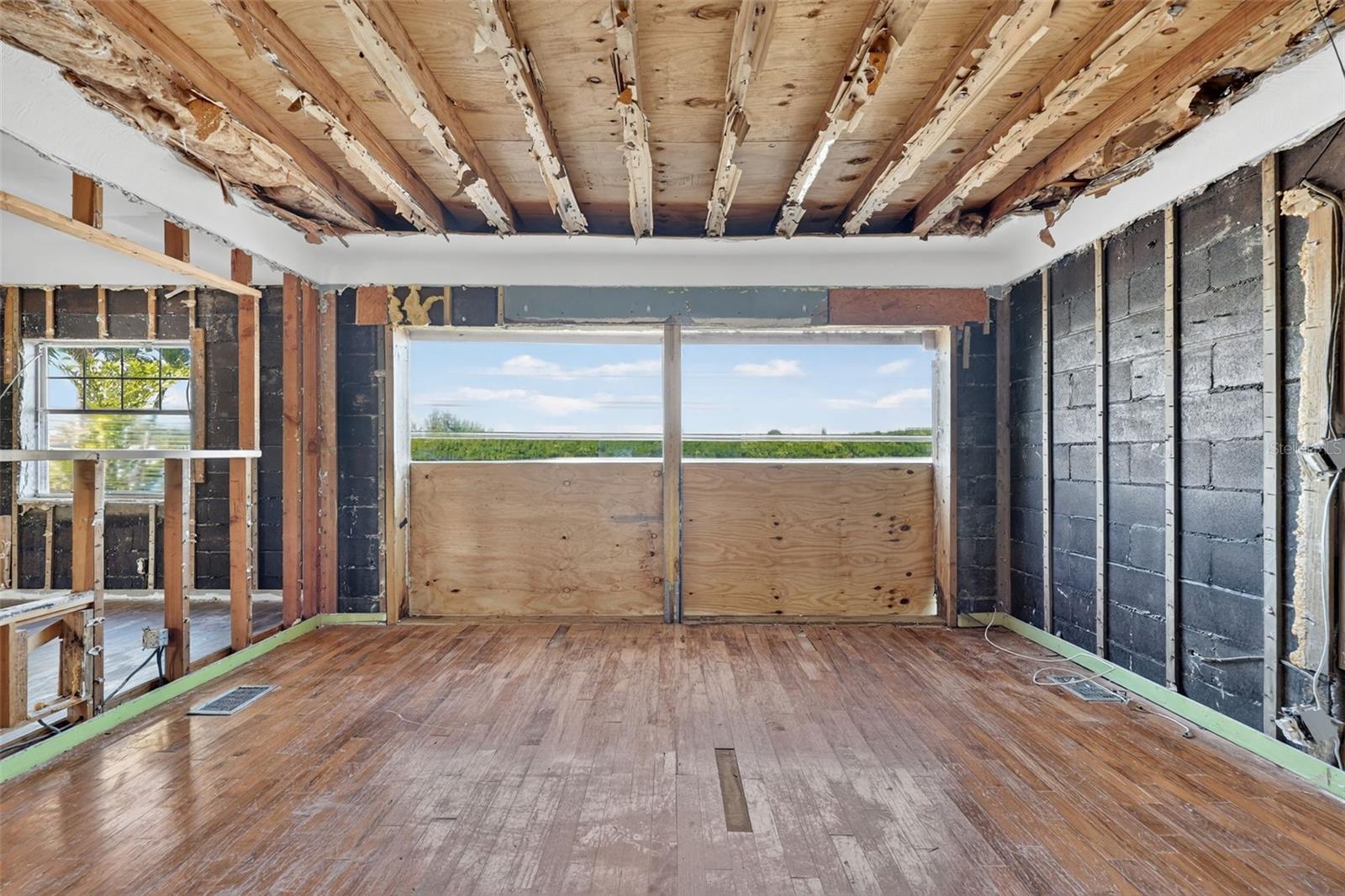 SURFSIDE SUB 4 - Residential