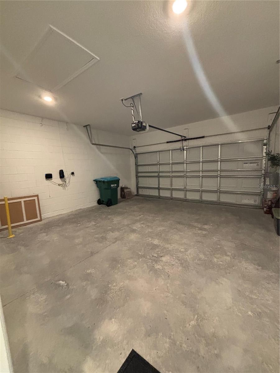 HAMPTON OAKS - Residential